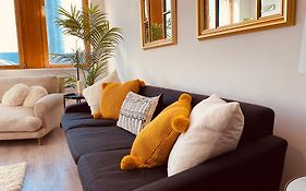 Spacious 2 Bedroom City Pad In Old Street London